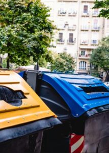 contenedores azules de basura barcelona