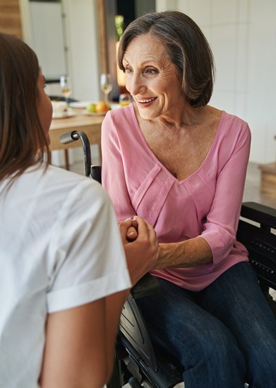 Una mano cercana, el impacto de la ayuda a domicilio en la vida diaria
